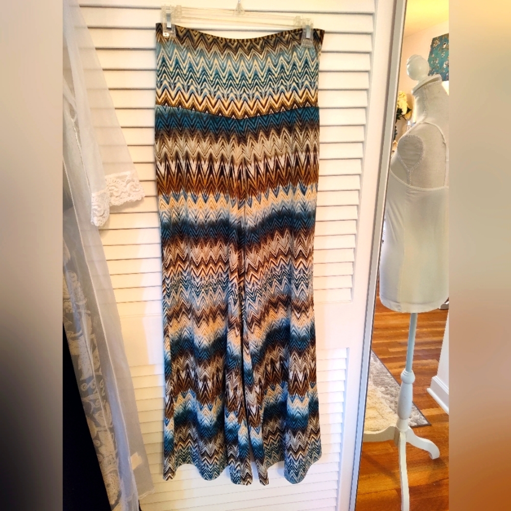 Wide leg pull-on geometric pattern pants